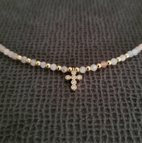 La Meno Sunstone☀️ Choker Necklace with Tiny Cross✝️ - NWT - Picture 8 of 16